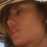 NiaIsazaOficial Nude