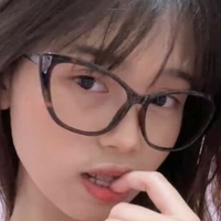 Riska Saputri Nude